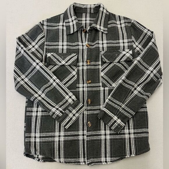 SHEIN Other - SHEIN Black and White Casual Button Down Shirt
